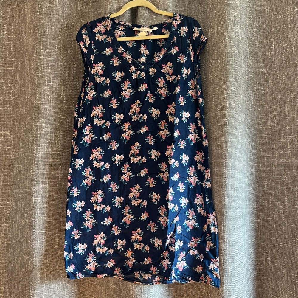 H&M sweet easy navy blue v-neck 100% cotton dress with pink flowers - size 8